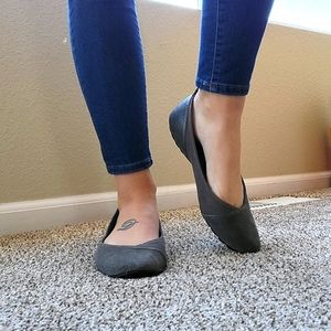 NIKE Grey Leather Flats (nice tread)